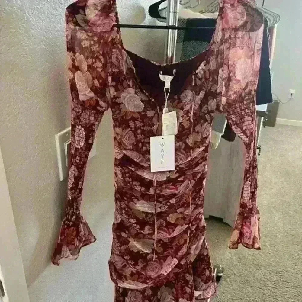 WAYF Ruffle Ruched Maroon red Floral Mini Dress Long Sleeve